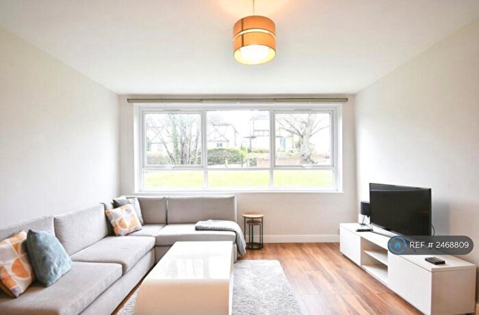2 Bedroom Flat To Rent In Dorrington Court, London, SE25