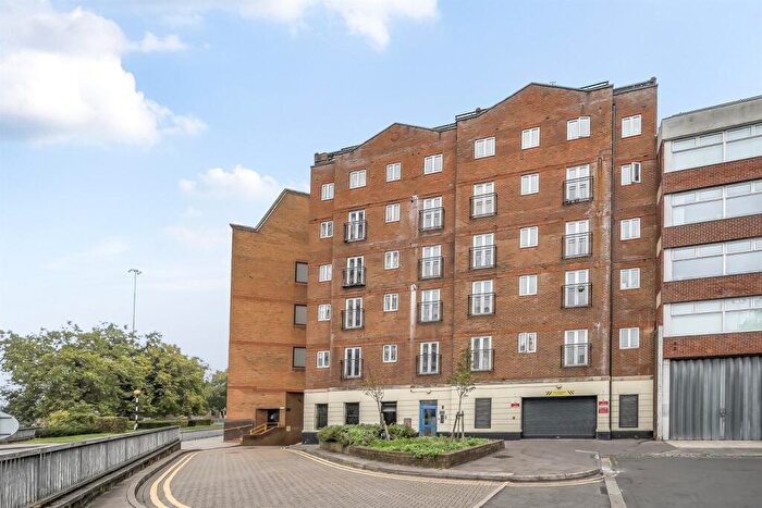 2 Bedroom Apartment To Rent In The Picture House, Cheapside, Reading, RG1