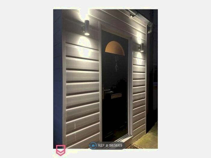 3 Bedroom Maisonette To Rent In Essex Road, Burnham-On-Crouch, CM0