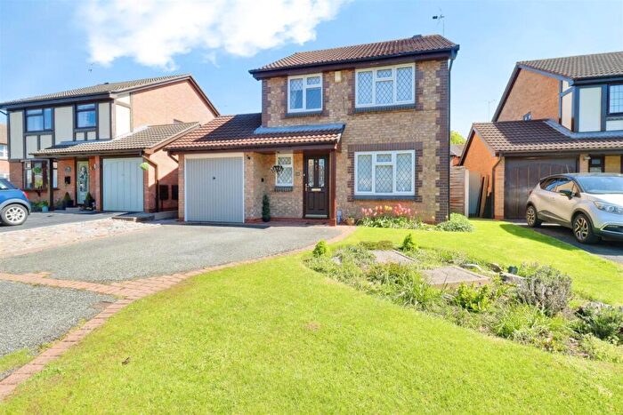 3 Bedroom Detached House For Sale In Westbury Close, Crewe, CW2