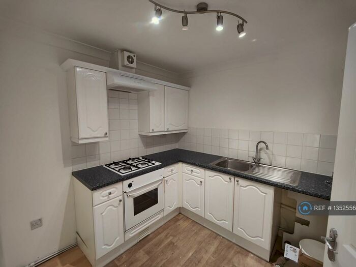 1 Bedroom Flat To Rent In Mazion, Poole, BH12