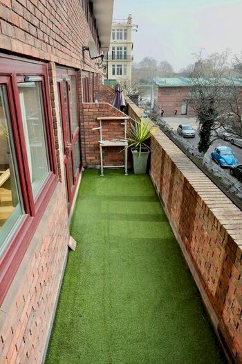 3 Bedroom Maisonette To Rent In The Platt, Putney, London, SW15