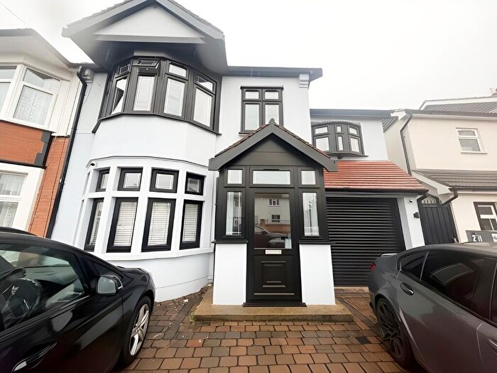 4 Bedroom Terraced House To Rent In Fencepiece Road, Ilford, London, IG6