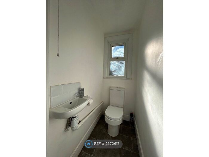 2 Bedroom Flat To Rent In Edmonton, London, N9
