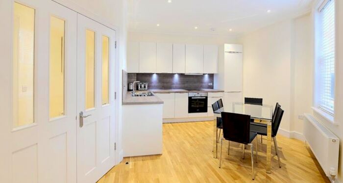 3 Bedroom Flat To Rent In King Street, London, W6