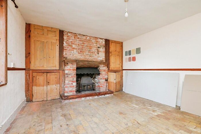 2 Bedroom Cottage For Sale In Lynn Road, Swaffham, PE37
