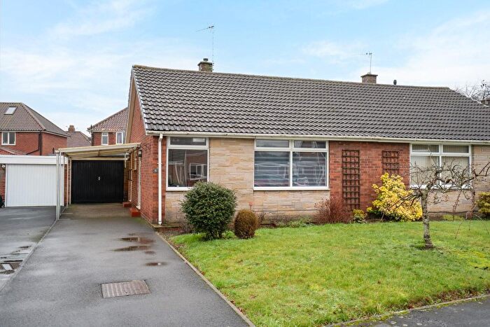 2 Bedroom Semi-Detached Bungalow For Sale In Orchard Way, Dringhouses, York, YO24