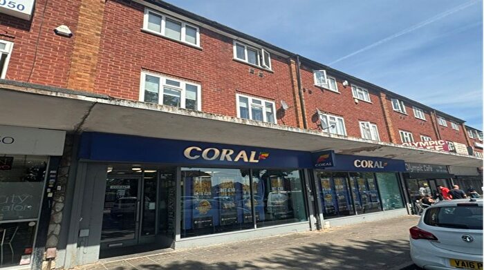3 Bedroom Maisonette For Sale In East Meadway, Tile Cross, Birmingham, B33