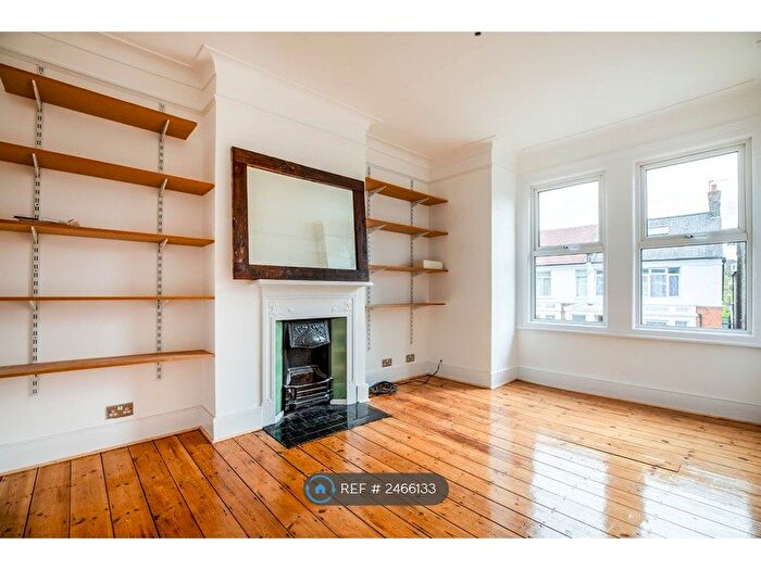 3 Bedroom Flat To Rent In George Lane London, London, SE13