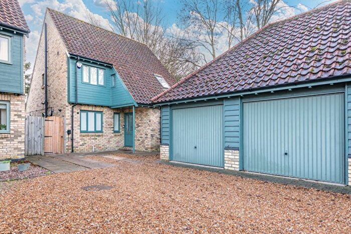 4 Bedroom Detached House For Sale In Parsonage Barns, Bottisham, CB25
