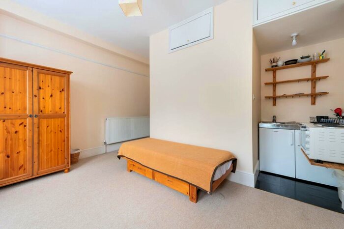 Studio To Rent In Cranhurst Road, Willesden Green, London, NW2