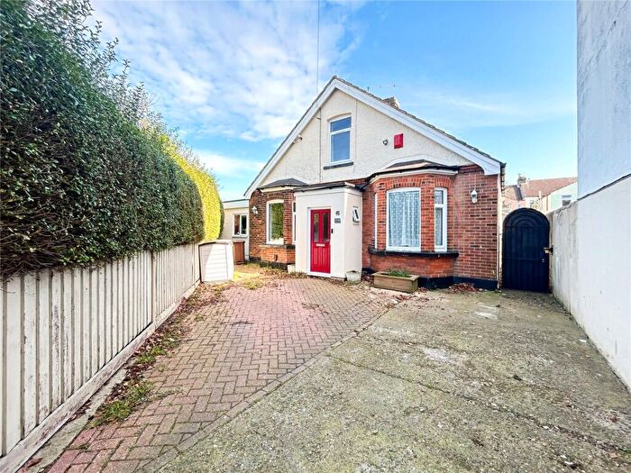 4 Bedroom Bungalow For Sale In Marlborough Road, Gillingham, Medway, ME7