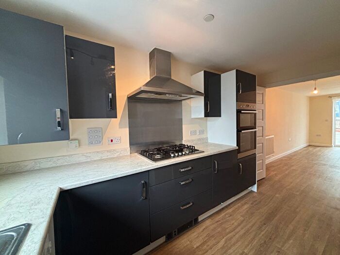 4 Bedroom Semi-Detached House To Rent In Crabapple Road, Tonbridge, TN9