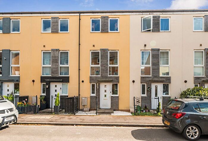 3 Bedroom Detached House For Sale In Wood Street, Patchway, Bristol, Gloucestershire, BS34