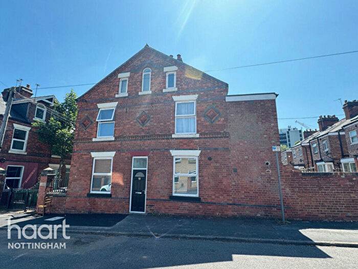 3 Bedroom Semi-Detached House For Sale In St Ann's, Nottingham, NG3