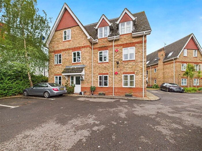 2 Bedroom Flat To Rent In Hanworth Road, Hampton, TW12