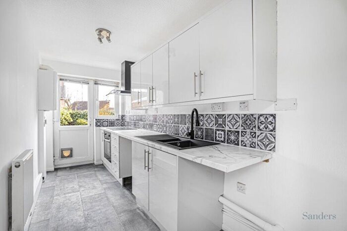 1 Bedroom Flat To Rent In The Paddock, Bishops Stortford, Hertfordshire, CM23