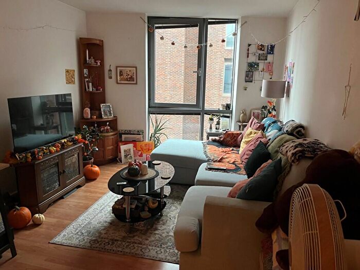 2 Bedroom Apartment To Rent In Queens Road, Nottingham, NG2