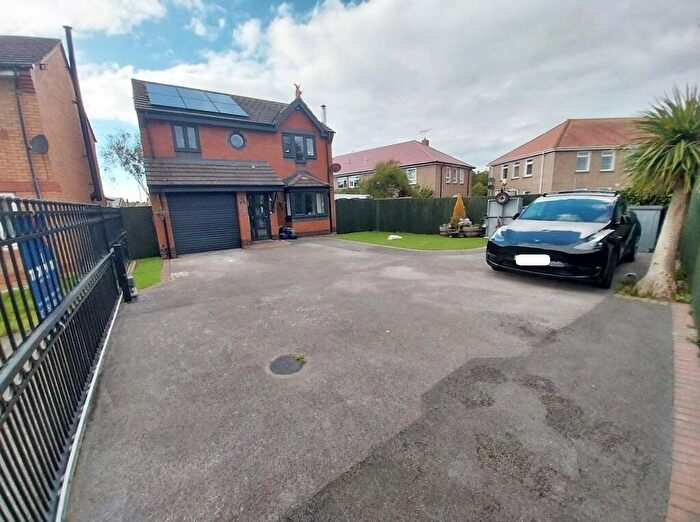 4 Bedroom Detached House For Sale In Parc-y-berllan, Porthcawl, Bridgend (County Of), CF36