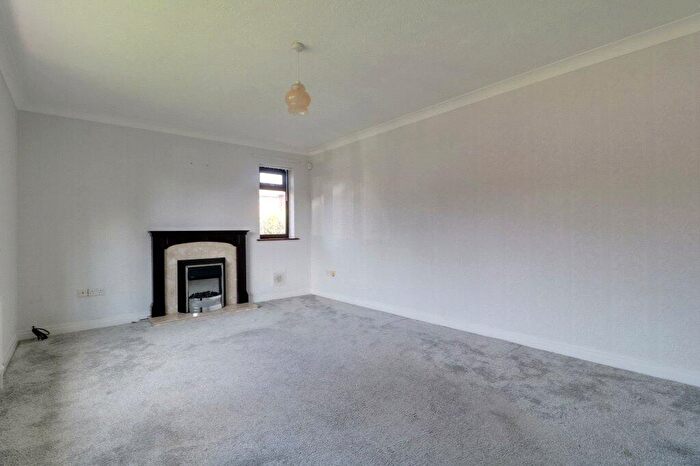 2 Bedroom Bungalow For Sale In Blacksmiths Close, Barrow-upon-Humber, Lincolnshire, DN19