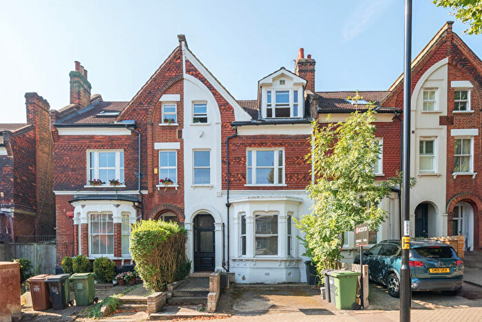 2 Bedroom Apartment For Sale In Adelaide Avenue, London, SE4