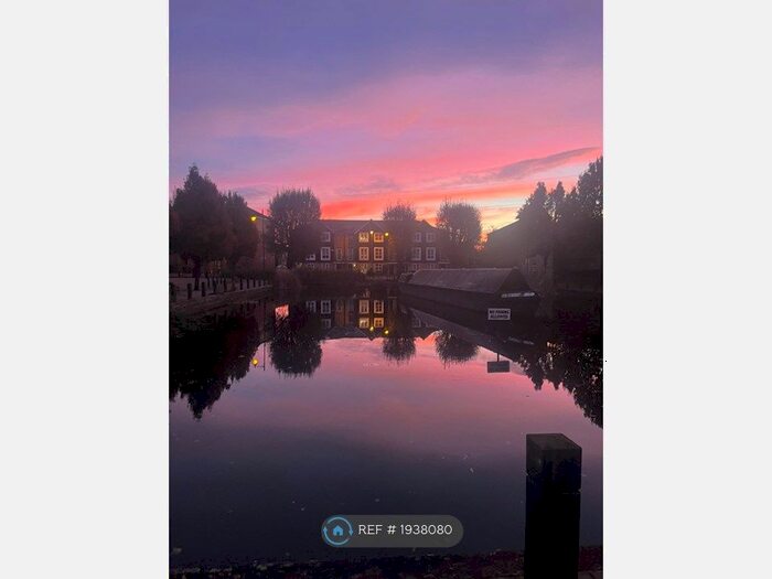 2 Bedroom Flat To Rent In Benson Court, Enfield, EN3