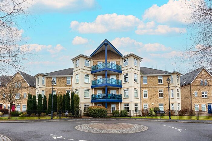2 Bedroom Flat For Sale In Coxs Ground, Oxford, OX2