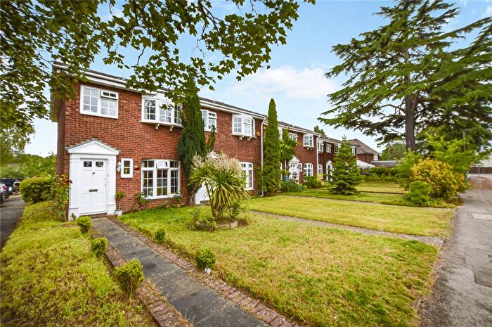 3 Bedroom End Of Terrace House To Rent In Madeira Road, West Byfleet, Surrey, KT14