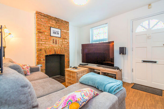 2 Bedroom Terraced House To Rent In St. John's Hill, Reading, RG1