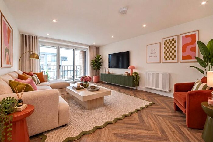 2 Bedroom Flat For Sale In Newtown Road, Henley-on-Thames, Oxfordshire, RG9