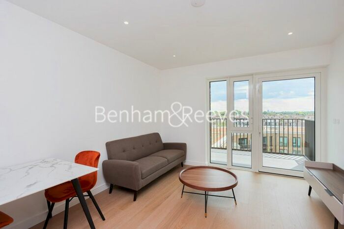1 Bedroom Flat To Rent In Holland House, Parrs Way, W6