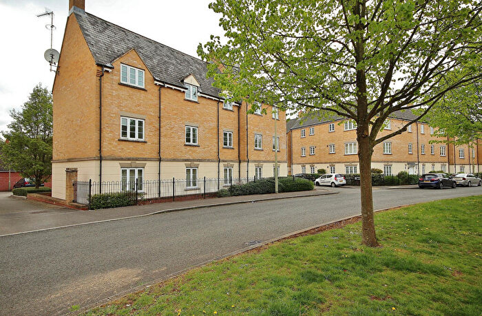 2 Bedroom Apartment For Sale In Harvest Grove, Witney, OX28