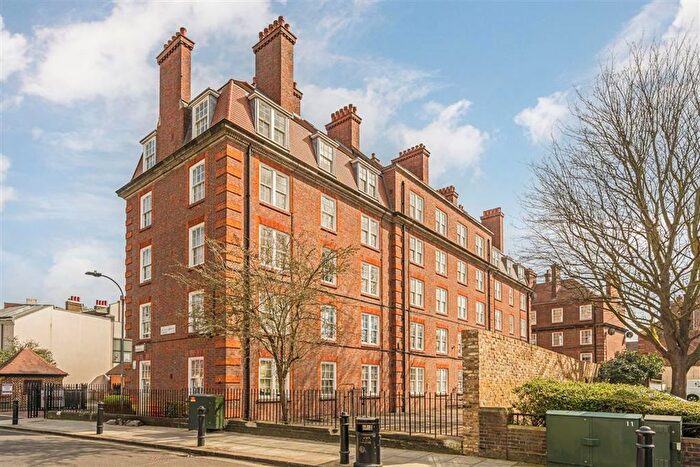 2 Bedroom Flat For Sale In Peabody Estate, Fulham, W6