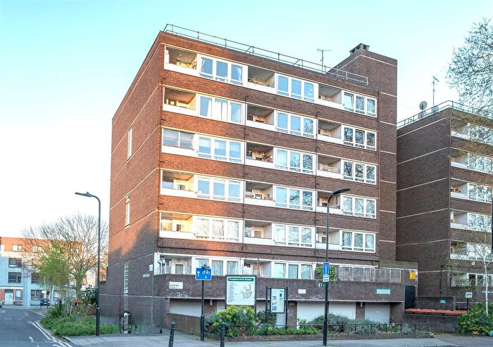 2 Bedroom Flat For Sale In Chatham Place, London, E9