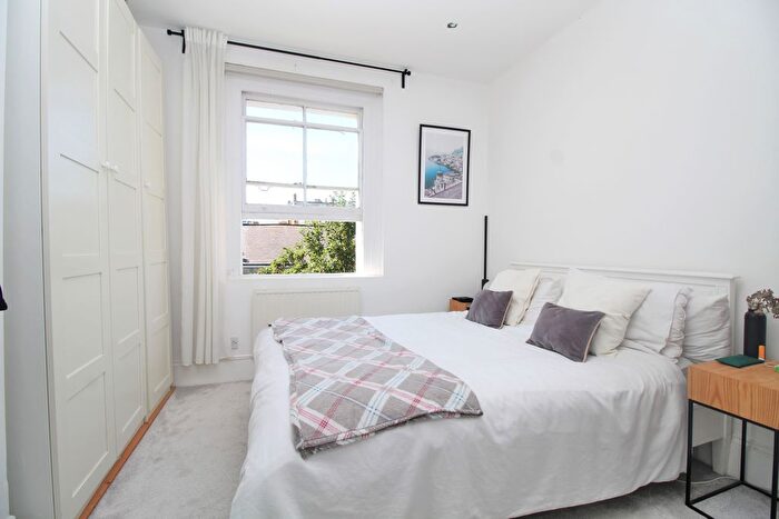 1 Bedroom Maisonette For Sale In First Avenue, Hove, BN3