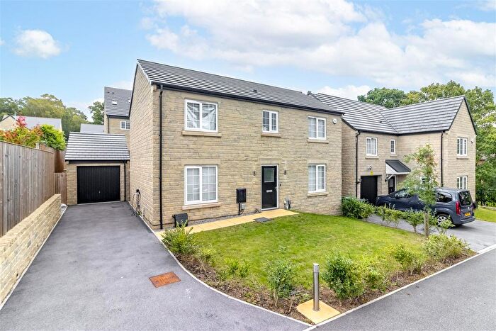 4 Bedroom Detached House For Sale In Buckthorne Chase, Cookridge, Leeds, LS16