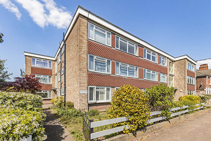 2 Bedroom Apartment For Sale In Highfield Court, Manor Park, E12