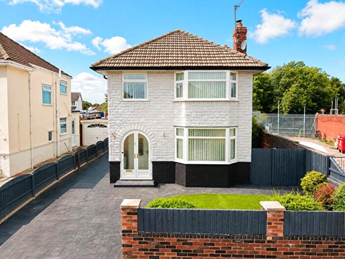 3 Bedroom Detached House For Sale In Kensington Gardens, Moreton, Wirral, CH46