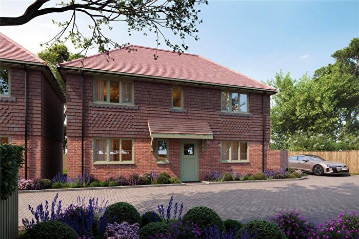 3 Bedroom Detached House For Sale In New Road, Chilworth, Guildford, Surrey, GU4