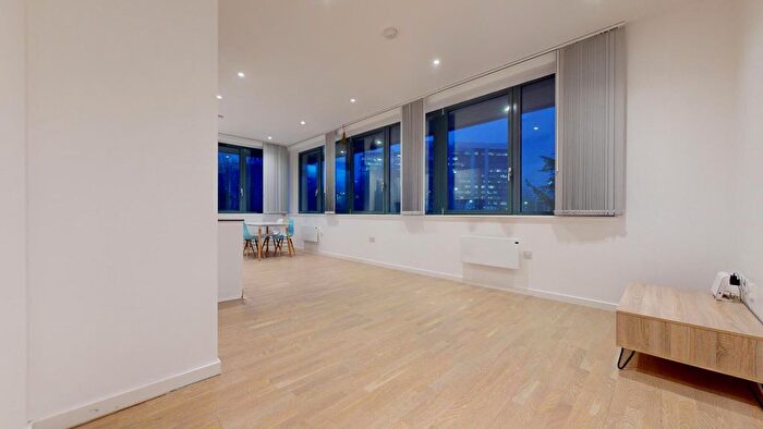 1 Bedroom Flat To Rent In Riverbank Way, Brentford, TW8