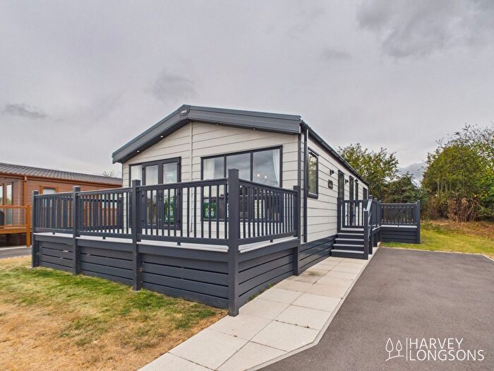 2 Bedroom Park Home For Sale In Stanford Bishop, Worcester, WR6