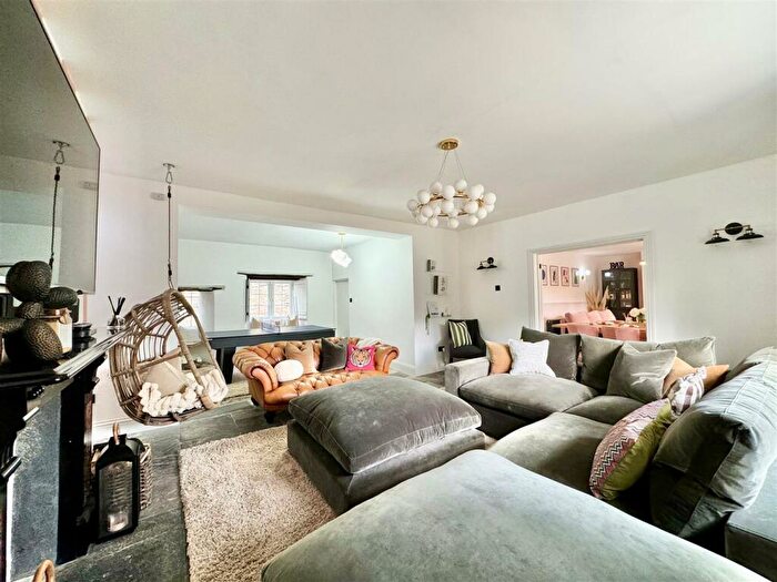 5 Bedroom Detached House For Sale In Elburton, Plymouth, PL9