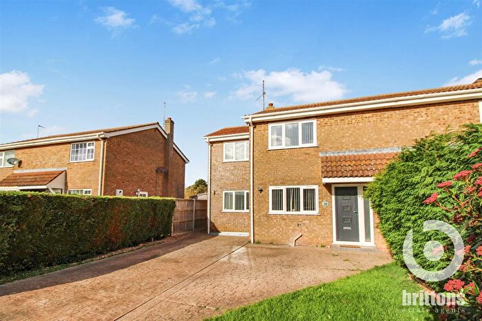 3 Bedroom Semi Detached House For Sale In Robin Kerkham Way, Clenchwarton, King's Lynn, PE34