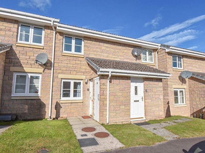 2 Bedroom Flat For Sale In Rowan Grove, Smithton, Inverness, IV2