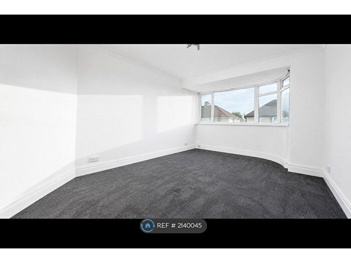 2 Bedroom Flat To Rent In Gilda Close, Bristol, BS14