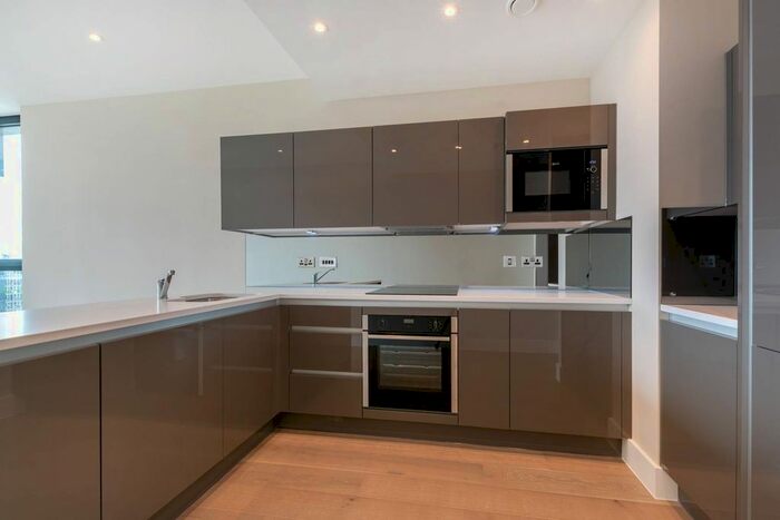 2 Bedroom Flat To Rent In Gwynne Road, Battersea, London, SW11