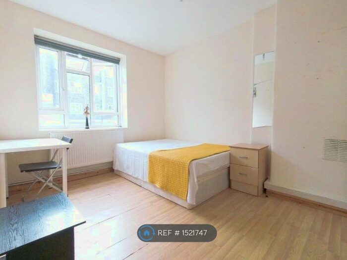 3 Bedroom Terraced House To Rent In Jameson House, London, SE11