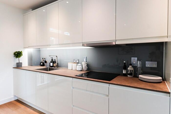 3 Bedroom Flat To Rent In Florence House, Colindale, NW9