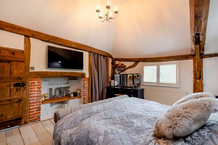 2 Bedroom Cottage For Sale In Roseacre Lane, Bearsted, Maidstone, ME14