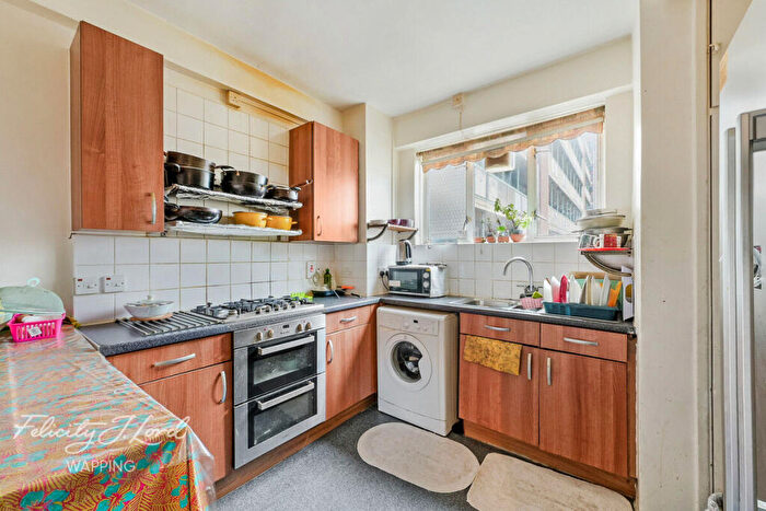 2 Bedroom Flat For Sale In Ansell House, Mile End Road, London, E1
